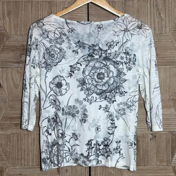 Mushka Sienna Rose Women's White Black Floral V-Neck Top Size PM - Image 3