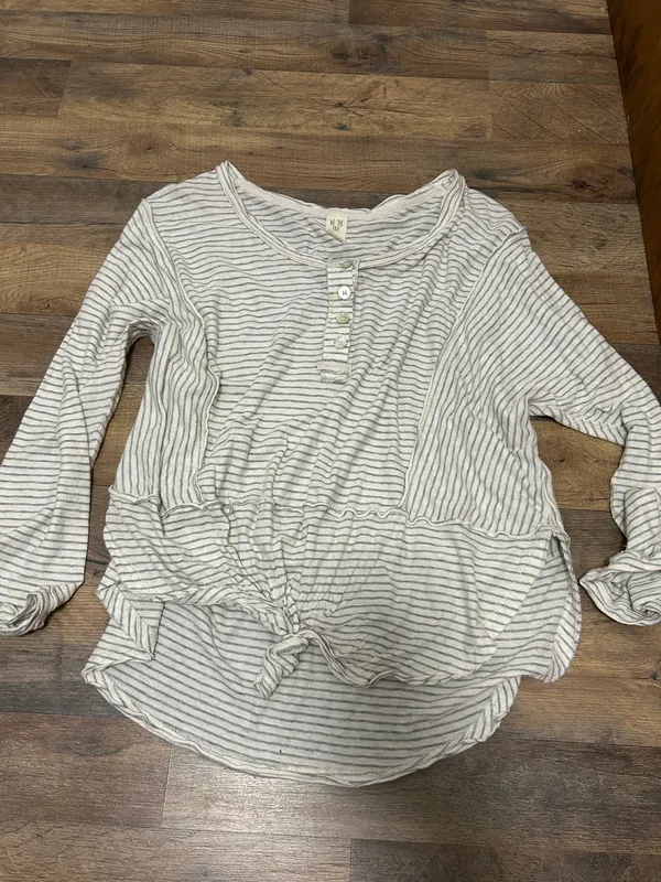 We The Free People Top Free Long Sleeve size M white and Grey - Image 6
