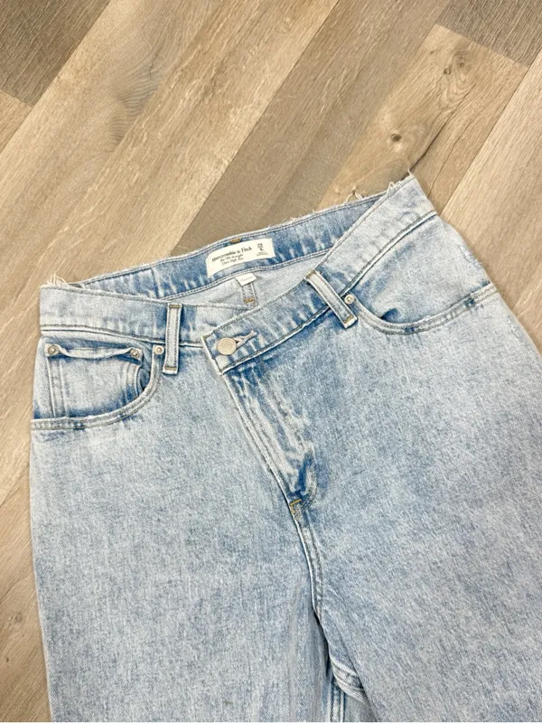 Abercrombie & Fitch 90s‎ Straight High Rise Crossover Jeans Stone Wash Blue 8 - Image 5