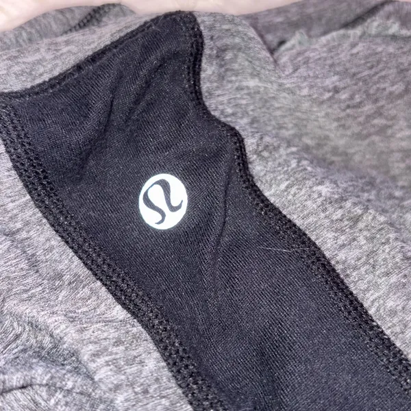 Lululemon Long Sleeve Run Top L Gray Black Athletic Shirt - Image 5