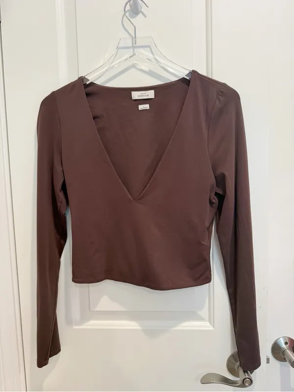 ARITZIA BABATON Contour V neck Long Sleeve Top in‎ Mocha Brown - Image 3