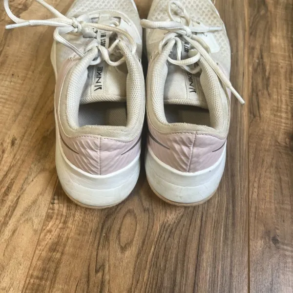 ‎Nike Sneakers 8.5 - Image 2