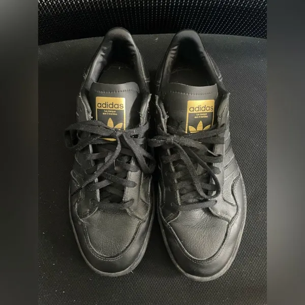 Adidas Black on Black Team Court Sneaker Mens 7/ Womens 9 - Image 2