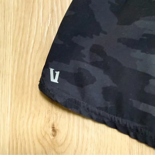 Vuori Black Watercolor Camo Clementine Dolphin Hem Lined Running Short XS *FLAWS - Image 5