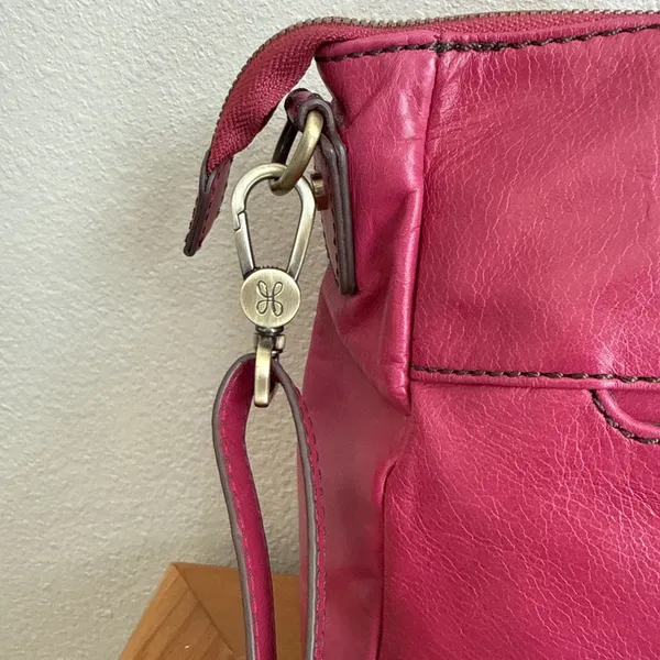 Hobo Sheila Medium Satchel Crossbody Vibrant Fuchsia Polished Leather - Image 3