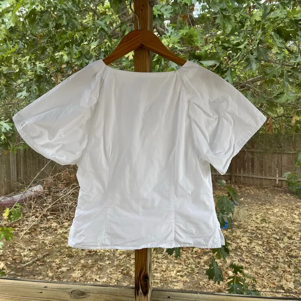 Banana Republic Women's White Fitted Poplin Top Size 10 - Image 2
