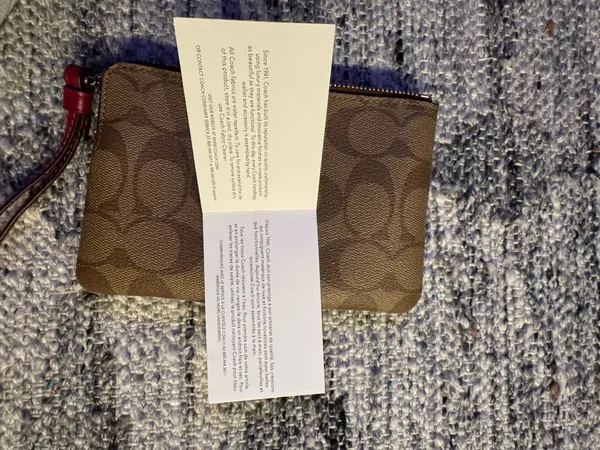Coach Wristlet - Image 10