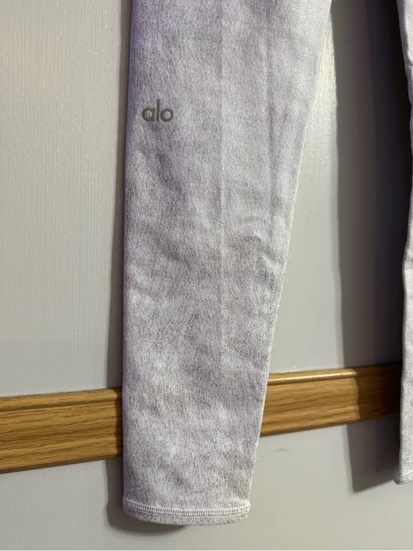 ALO Yoga White Silver High-Rise Leggings Size Small - Image 9