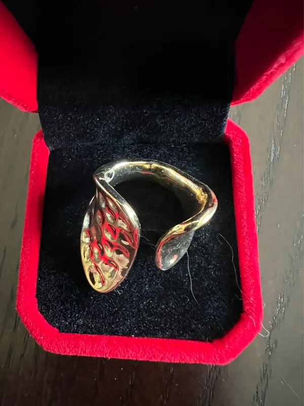 Women’s Gorgeous Golden Adjustable Statement Ring Size 7 - Image 3