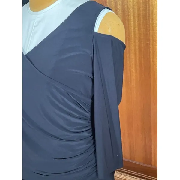 Torrid Cold-Shoulder V-Neck Black Top size 1 1X long sleeve - Image 3