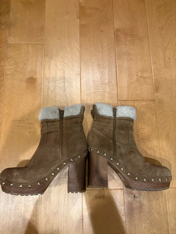 Guess Women's Damina Platform Wood Clog Booties boots suede tan sz 9 - Image 6