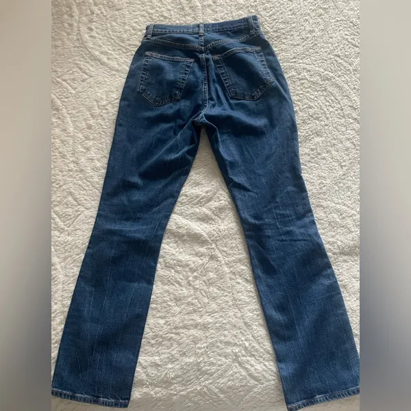 Abercrombie & Fitch Ultra High Rise 90s Slim Straight Jean - Image 6