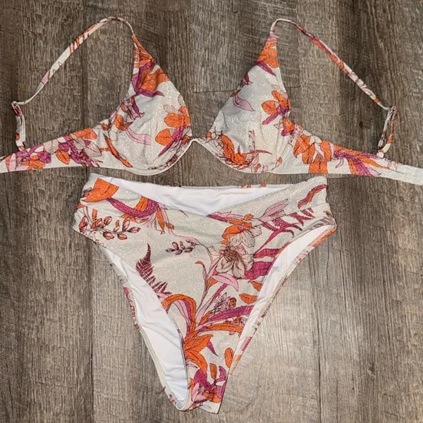 Floral Cupshe Bikini Set - Image 2
