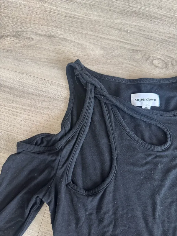 superdown Yesenia Twist Bodysuit in Black - Image 3