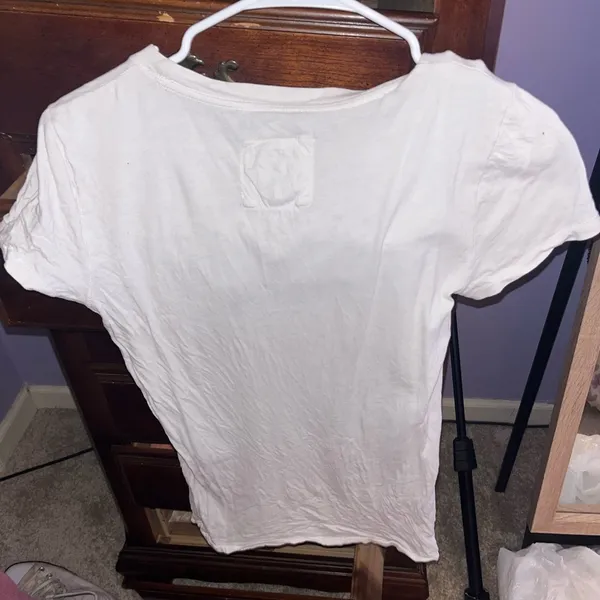 Abercrombie and Fitch graphic tee! - Image 3