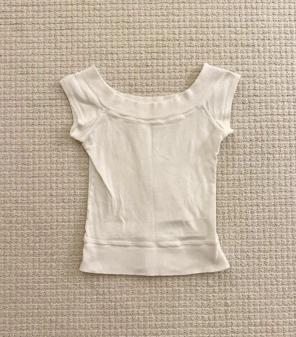 Brandy Melville Off-The-Shoulder Top - Image 2