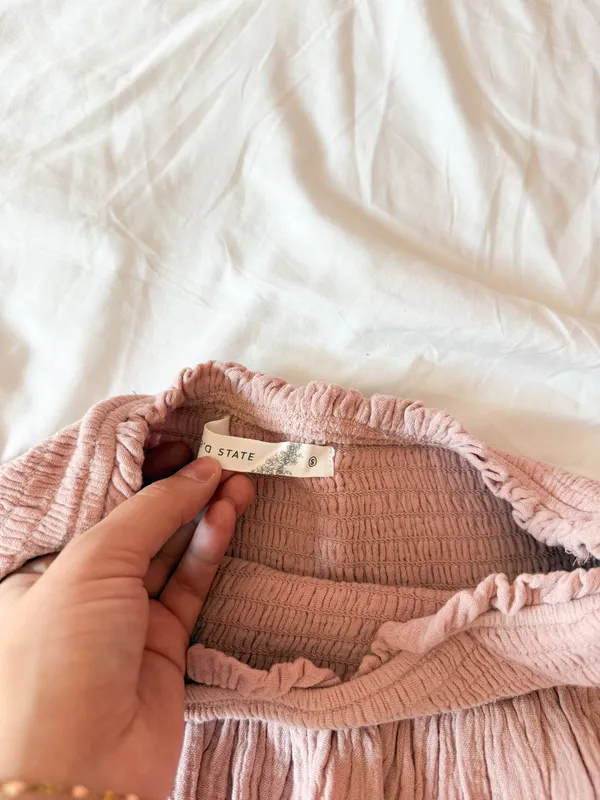 Blush Pink Smocked High Waisted Tiered Shorts Size Small - Image 3