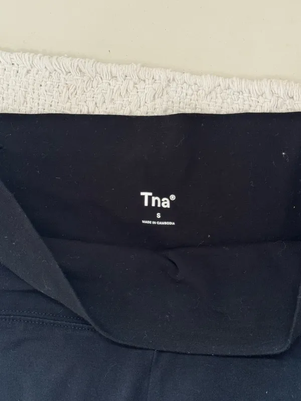 Aritzia TNA Leggings - Image 3