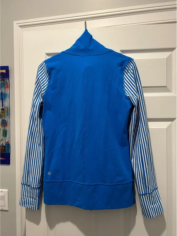Lululemon Daily Yoga Blue Striped Full Zip Jacket Size 8 - Image 3