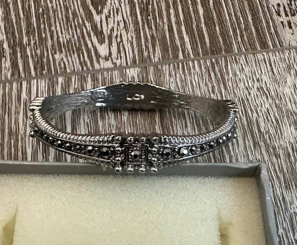 Liz Claiborne Marcasite Bangle Bracelet Gorgeous - Image 4
