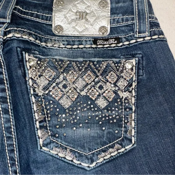 Miss Me Easy Cropped Jeans Women's 29 Dark Blue Stretch Denim Mid-Rise - Image 6