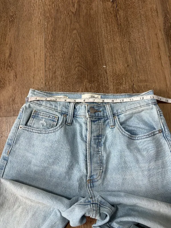 Universal Threads 90s High Rise Straight Jean - Size 4 - Image 6