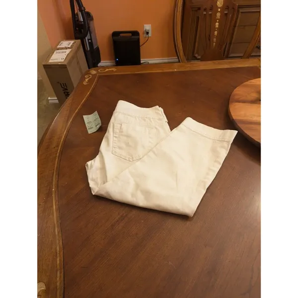 Cache White Denim Capri Jeans Women’s Size 4 - Image 13