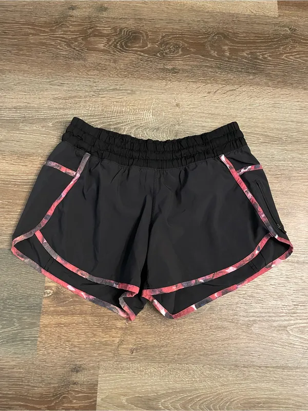 lululemon athletica Black Athletic Tracker Shorts Size 8 - Image 2