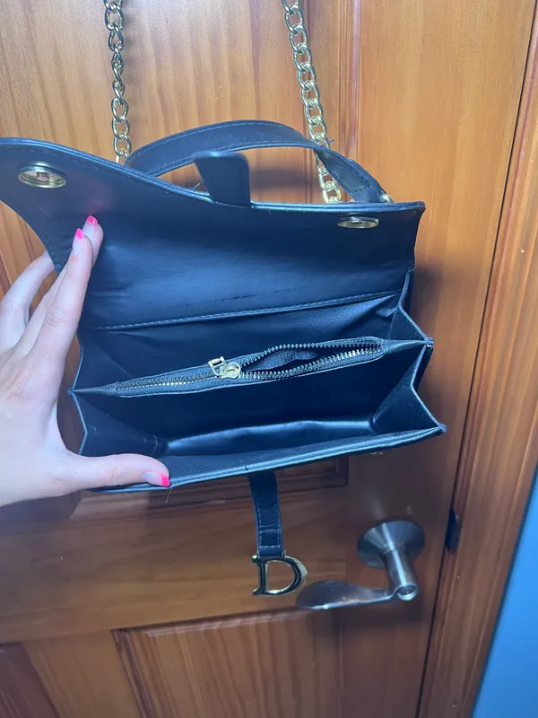 Black And Gold Chain Purse - Image 3