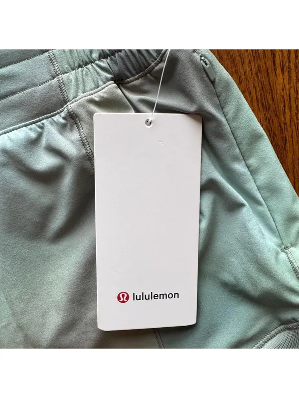 Lululemon Hotty Hot Short High Rise 4” Lined, Chroma Drift Green Size 2 NWT - Image 4