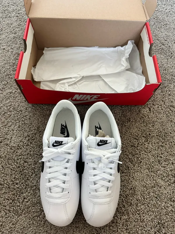Nike Cortez White Black 8 - Image 4