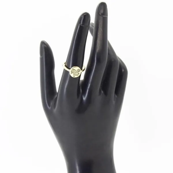 Minimalist Flower Engraved Ring Gold - Image 4