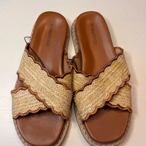 Maurices Chelsea Tan and Brown Women's Slide Cross Strap Sandals Sz 7 NWT - Image 6