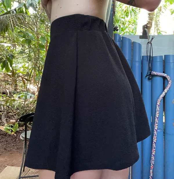 Simple Black Mini Skirt - Image 4