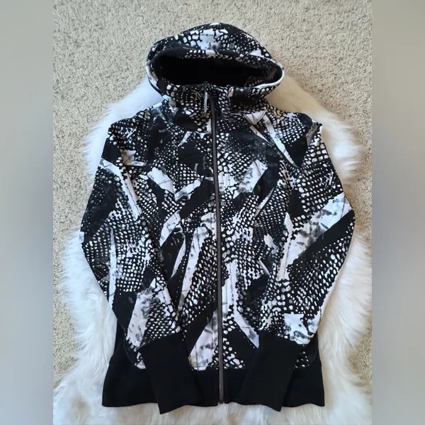 Lululemon Scuba Hoodie III Static Mist White Black / Black - Image 5