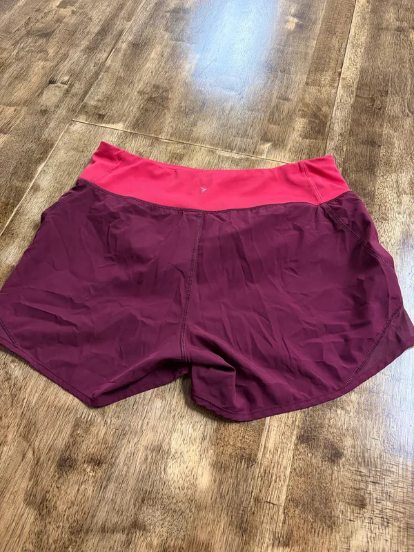 Old Navy Shorts Athletic Women’s - Image 2