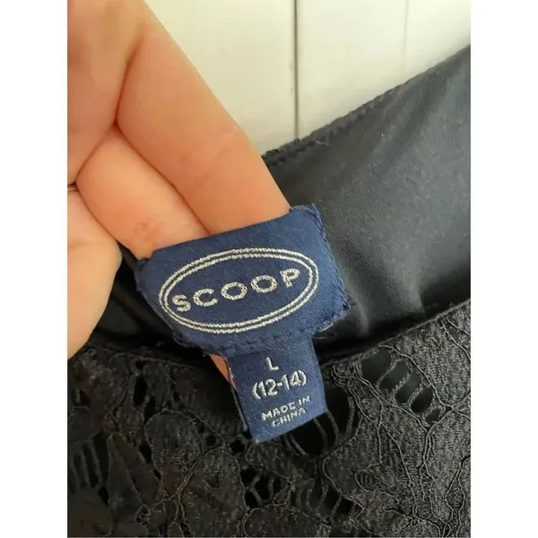Scoop nyc black lace cami dress size large - Image 4
