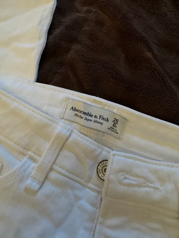 Abercrombie Jeans - Image 2