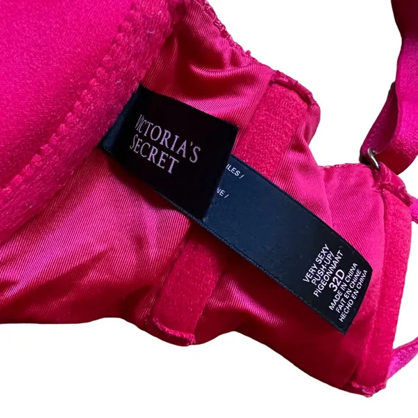Women's Victoria Secret Very Sexy Push Up Padded Bra Front Closure Red size 32D - Image 2