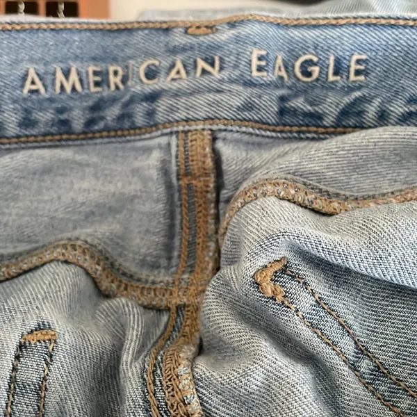 American Eagle Jeans Womens 4 Blue Mom Jean Distressed Light Wash - Image 6