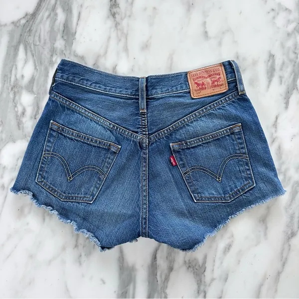 Levi’s 501 Mid-Rise Medium Wash Denim Cutoff Shorts • Sz 25 - Image 7