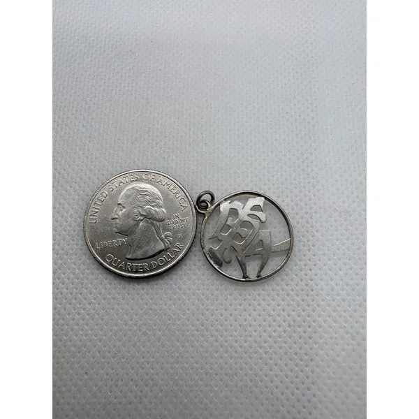 Vintage Sterling Silver Chinese Kanji Love Ai Symbol Round Charm Pendant 1.12g‎ - Image 3