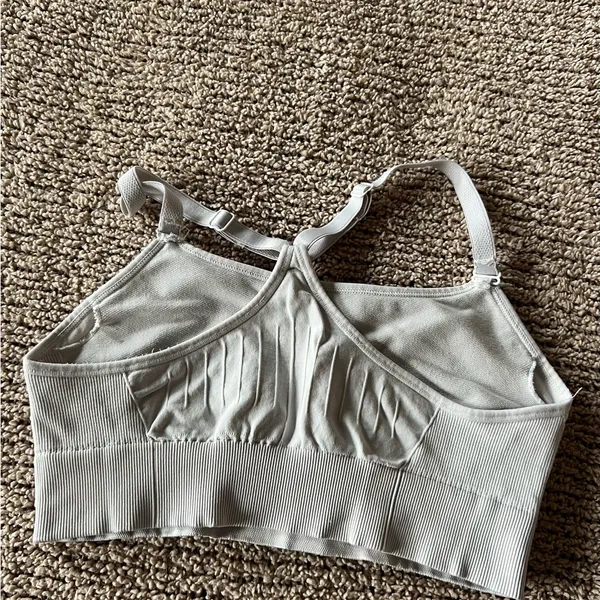 Lululemon Women's Gray Intimate Bra - Image 2