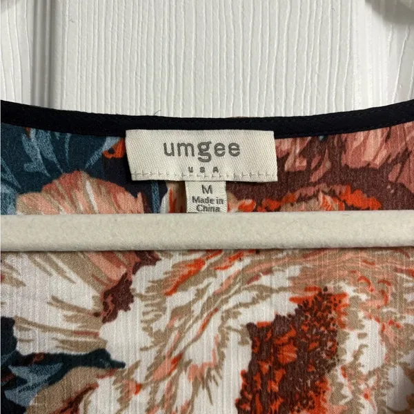 UMGEE USA NAVY FLORAL PRINT SURPLICE TWIST TOP, Medium - Image 2