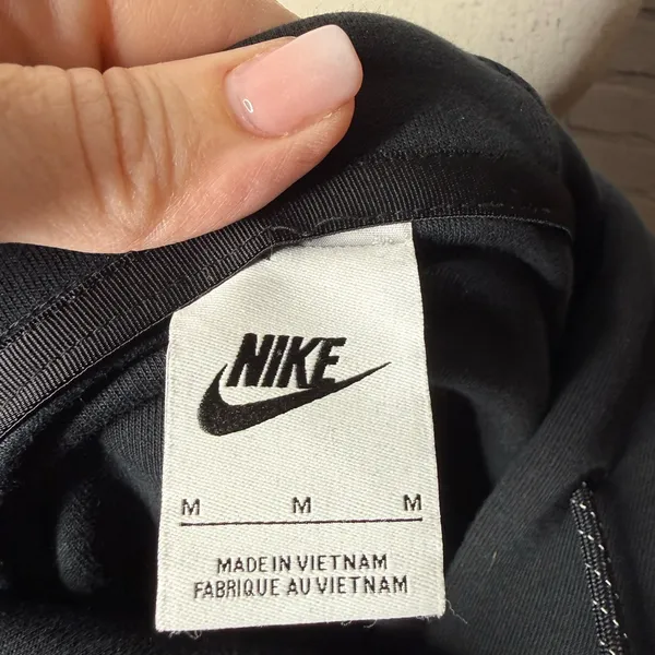 Nike women’s NSW tech fleece oversized crop sweatshirt medium - Image 11