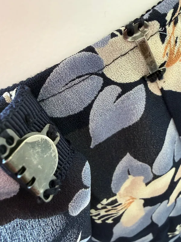 Banana Republic Vintage Floral Asymmetric Wrapped S - Image 5