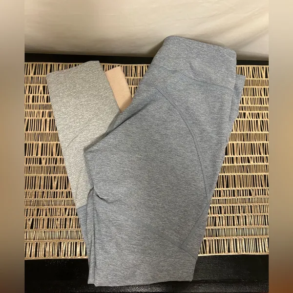 Outdoor Voices Colorblock‎ Leggings Size Medium - Image 8