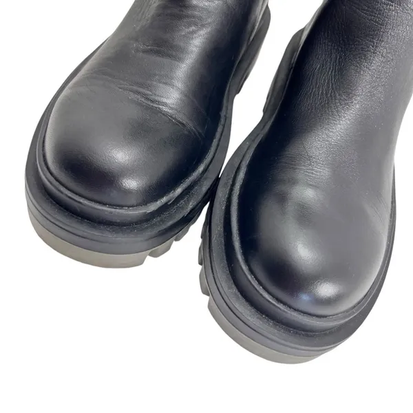 ZARA Chelsea Chunky Black Leather Ankle Boots - Image 3