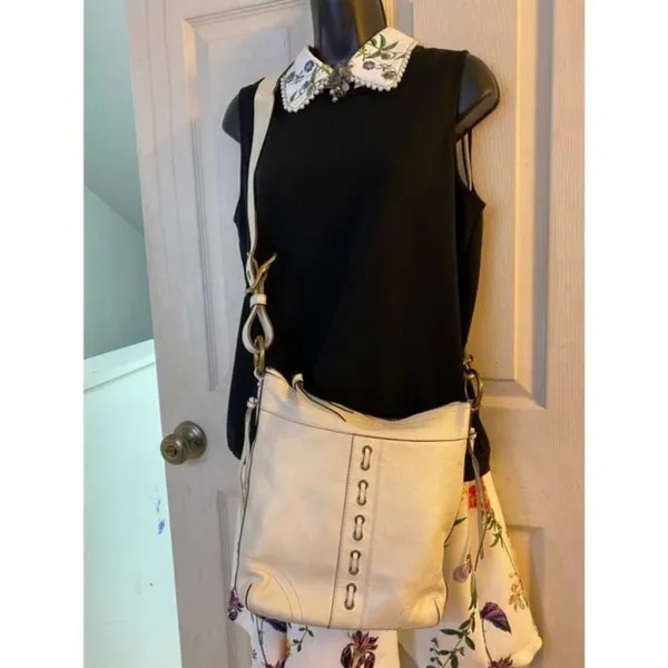 coach medium w adjustable strap white leather cros - Image 7