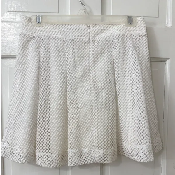 Banana Republic Mesh Eyelet Skirt Sz 4 Flare Preppy‎ Chic Coastal Classic Summer - Image 2